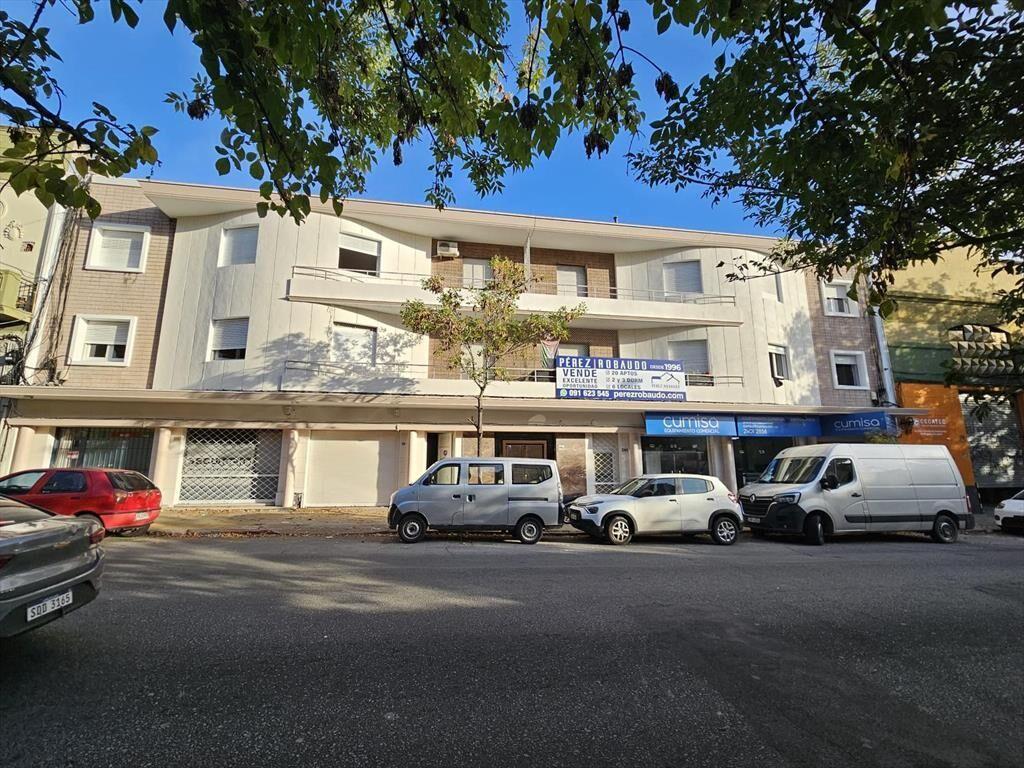 Venta local comercial  Tres Cruces. A dos cuadras de Av. 18
