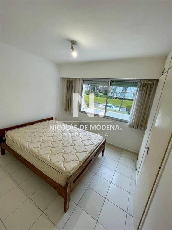 Vende departamento de 2 dormitorios con Garaje,