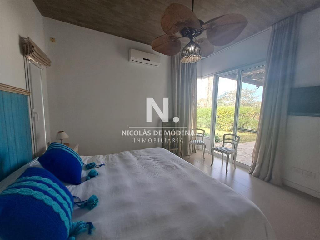 Casa en Barrio Cerrado a la Venta de 2 , Altos de