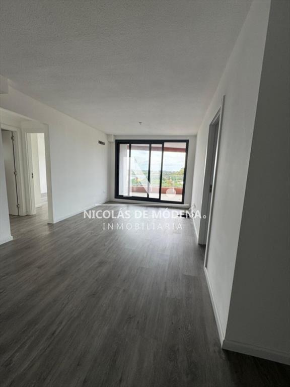 Vende impecable apartamento de 3 dormitorios con