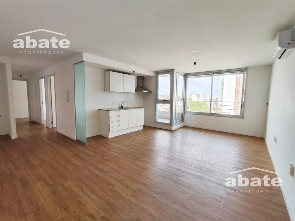 Venta Apartamento 3 dormitorios. Piso 5. Luminoso. Con rent