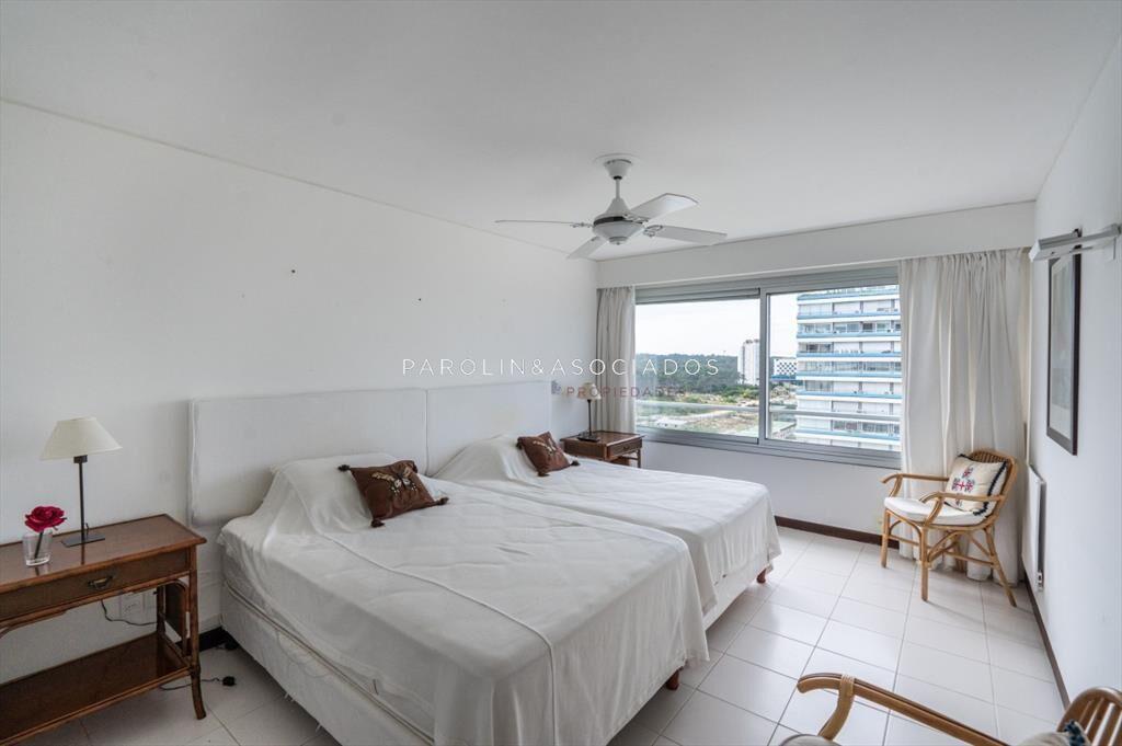 Apartamento en Venta de 3 dormitorios Frente al ,