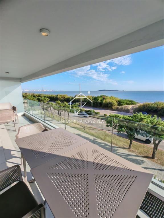 Venta apartamento tres dormitorios Punta del este
