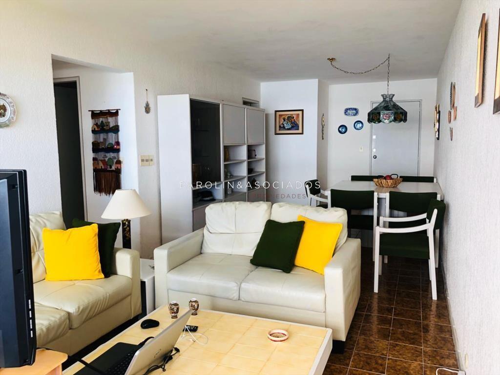 Apartamento en venta a pasos de Brava, Punta del Este.