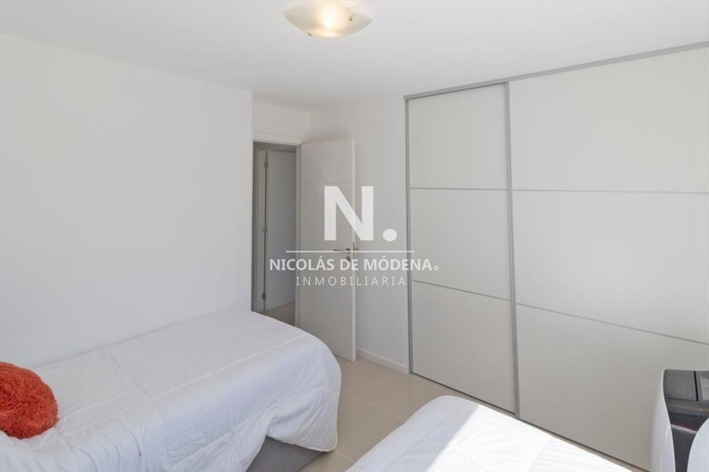 Hermoso Apartamento en torre Arenas del Mar 2