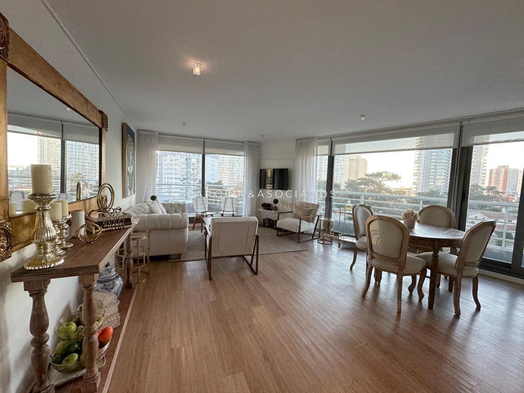 Apartamento en venta de 2 dormitorios en torre