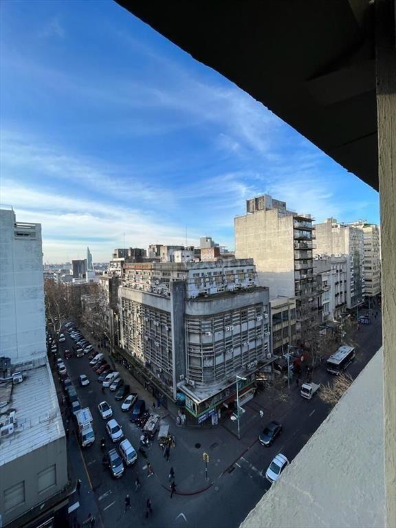 ALQUILER Y VENTA DE GRAN OFICINA CENTRO DE MONTEVIDEO