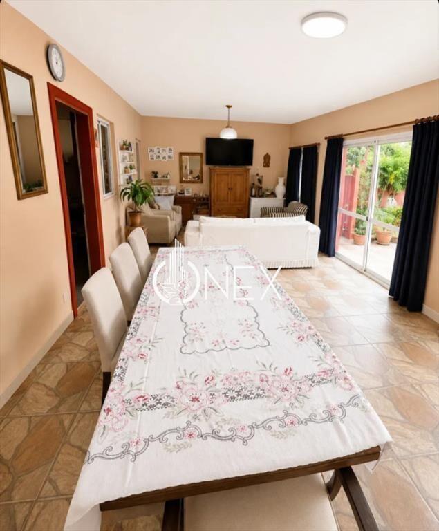 Venta 2 casas en un mismo padrón + piscina en
