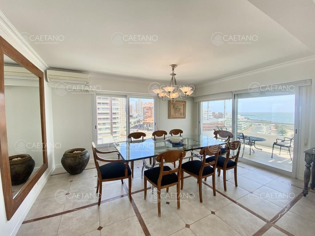 Venta apartamento 3 dormitorios. Playa mansa, del