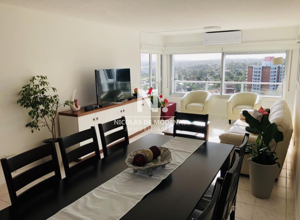 Apartamento de 2 dormitorios y dependencia en de