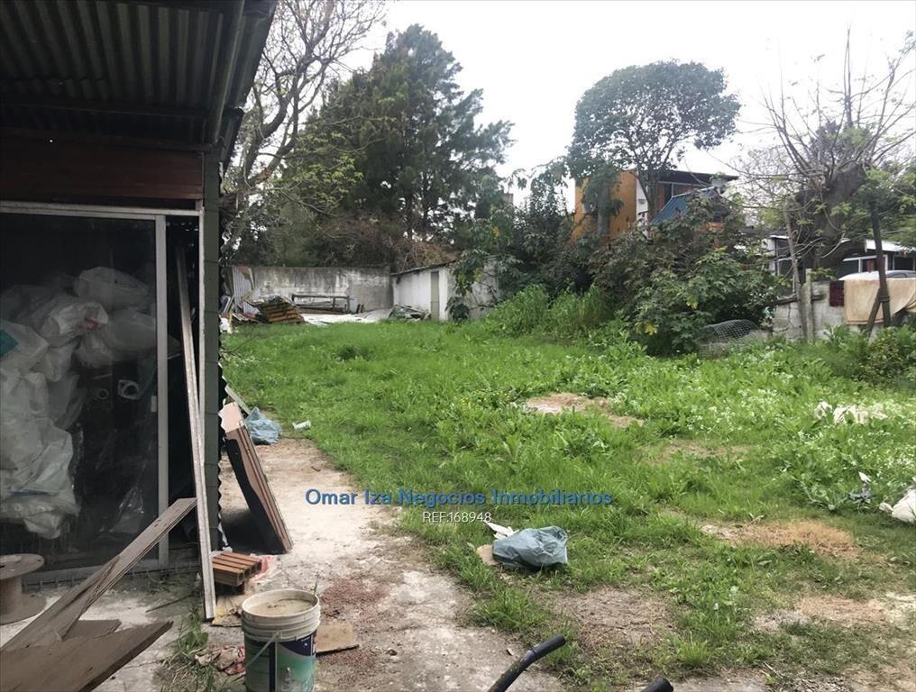 Venta local industrial malvin norte sobre Gallinal galpon