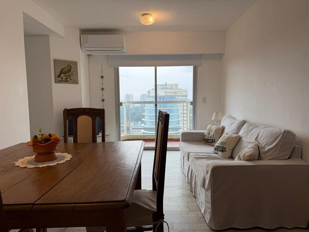 Apartamento en alquiler anual 2 dormitorios sobre Roosevelt