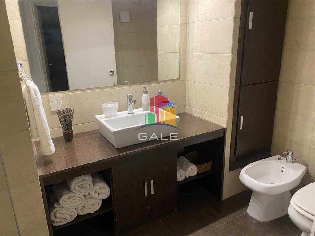 Hermoso apartamento estilo casita a una cuadra del mar.