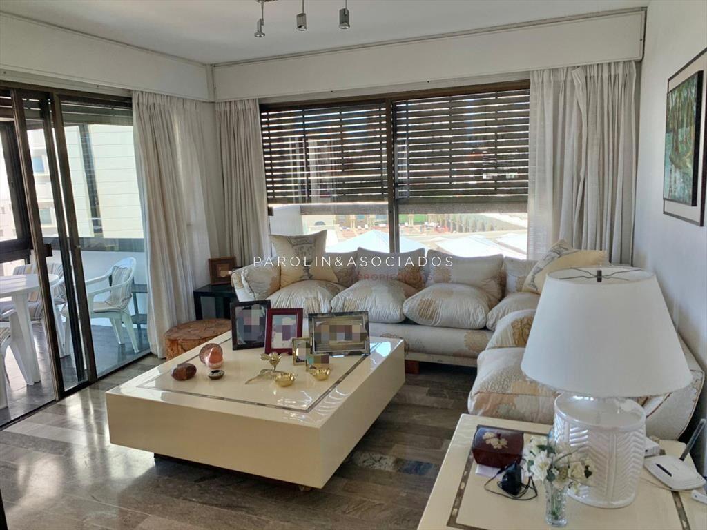 Apartamento en venta de 2 dormitorios en Parquemar Center B