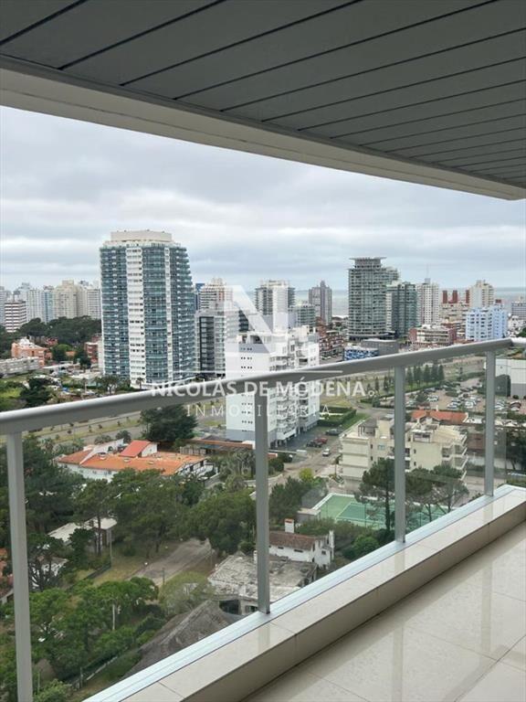 Vende apartamento con hermosa vista de 2 en Punta