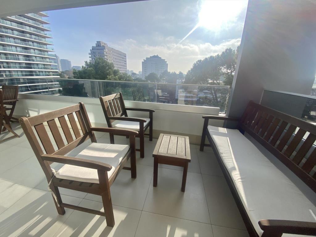 VENTA DE APARTAMENTO 2 DORMITORIOS  Y SERVICIO -