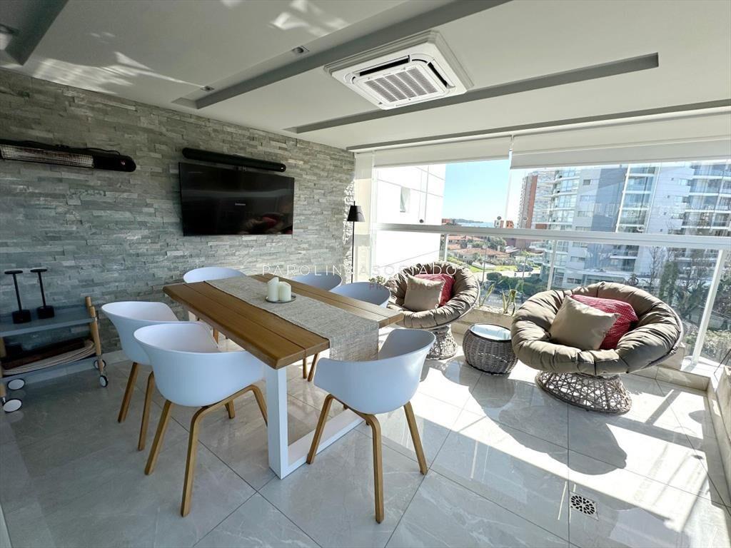 Apartamento en venta de 2 dormitorios en edificio