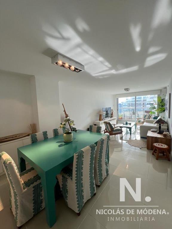 Apartamento de 3 dormitorios Forest Tower II en venta