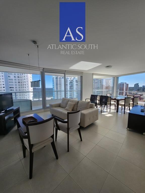 Vende apartamento de 3 dormitorios en Mansa- del