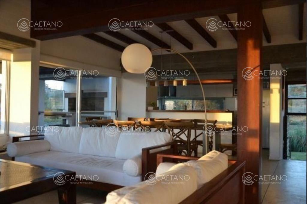 Casa en venta en El Chorro, Manantiales !