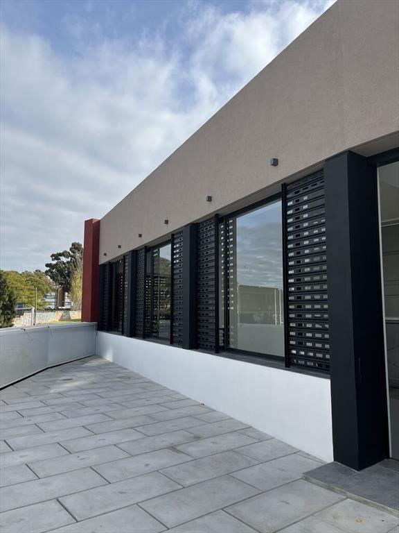 IMPONENTE LOCAL COMERCIAL  A ESTRENAR