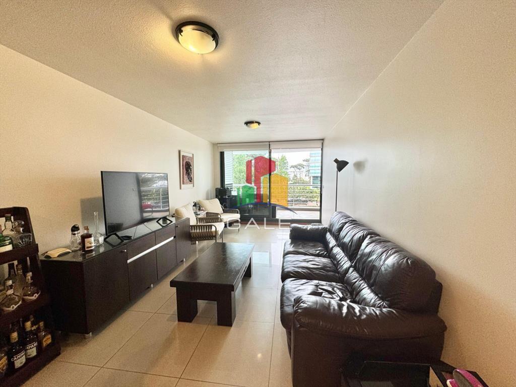 Apartamento en venta de dos dormitorios Playa