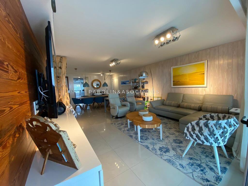 Apartamento en venta de 3 dormitorios en Terrazas