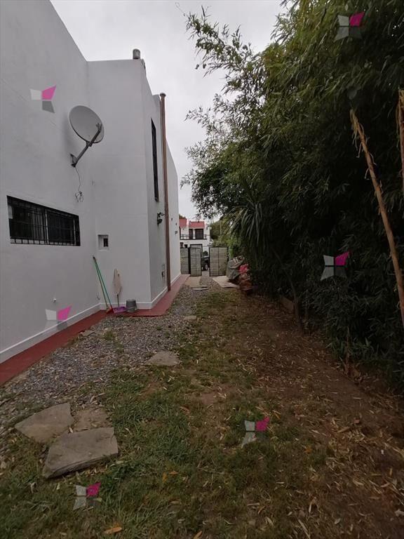 ALQUILER ANUAL DE CASA EN LA BARRA, MALDONADO. -