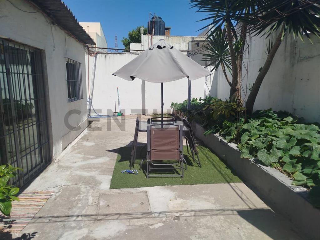 INVERSOR 3 CASAS/ 5COCHRERAS/A 1CUADRA BULEVAR ARTIGAS Y ...