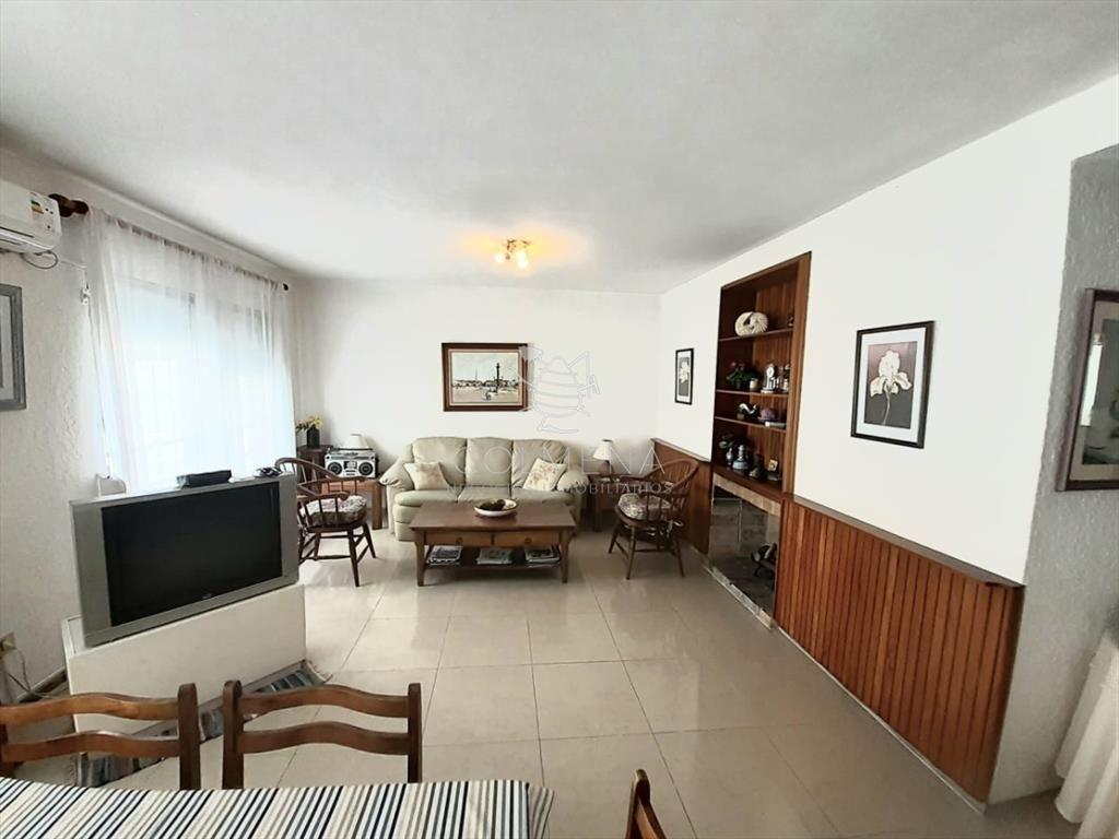 Península a pasos de rambla portuaria