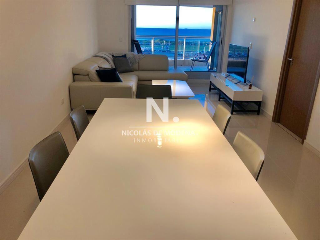 Apartamento de 3 dormitorios con parrillero en a