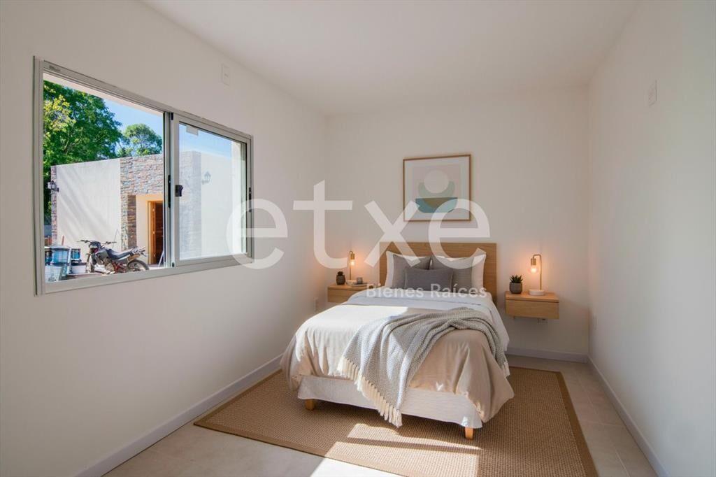 Venta de Casa con jardín grande en Solymar Gardens ...