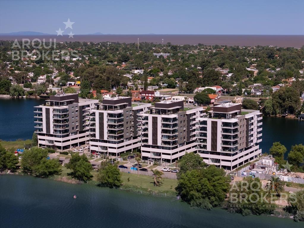 Apartamento de dos dormitorios en venta en Parque Carrasco