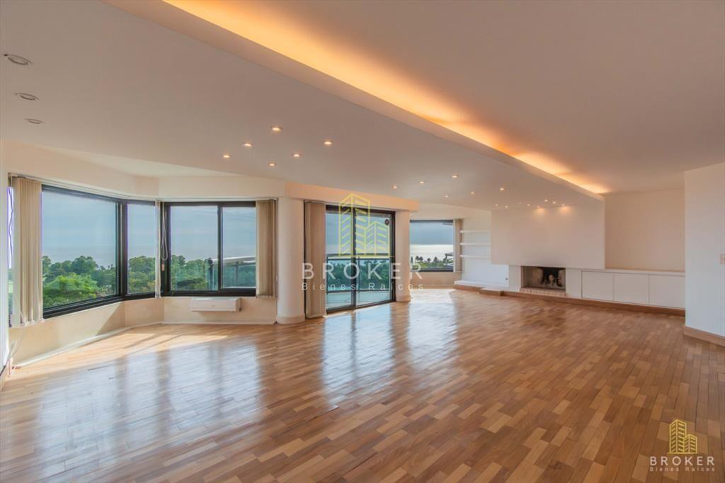 Penthouse de 4 dormitorios en Golf Punta Carretas