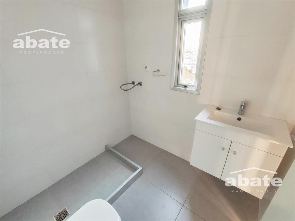 Venta 3 dormitorios con garaje y renta en Centro