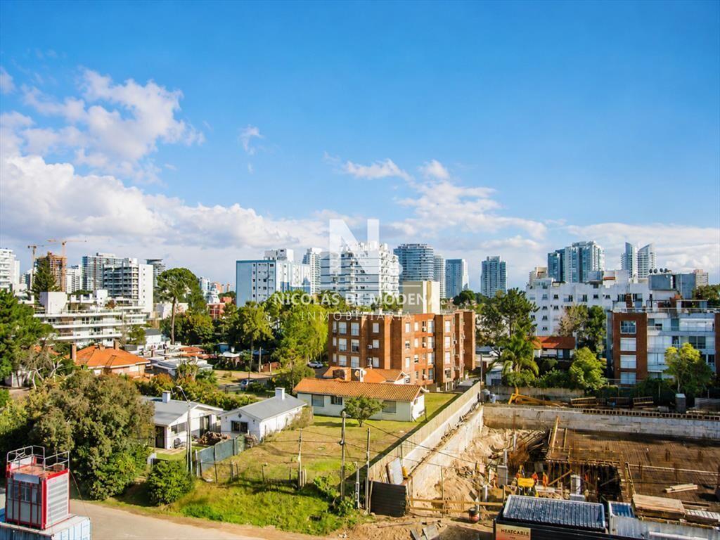 En venta apartamento de 3 dormitorios, en Brava