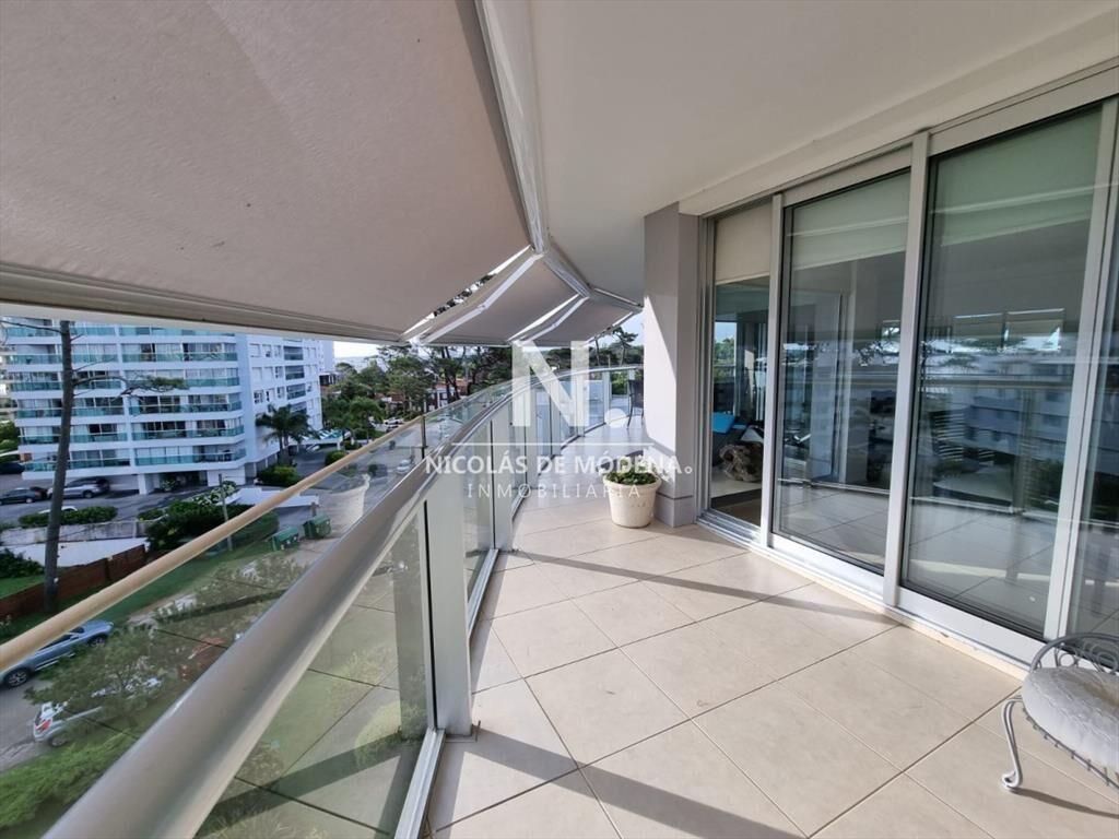 Apartamento de 3 dormitorios frente a Mansa. del