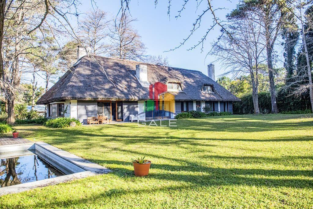 Casa de 4 dormitorios en venta, en Golf Punta del Este