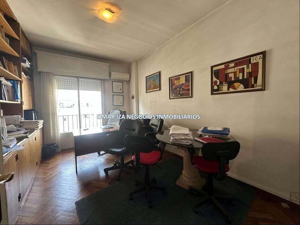 VENTA APARTAMENTO EN EL CENTRO. 4 DORMITRIOS, 1 ESCRITORIO,