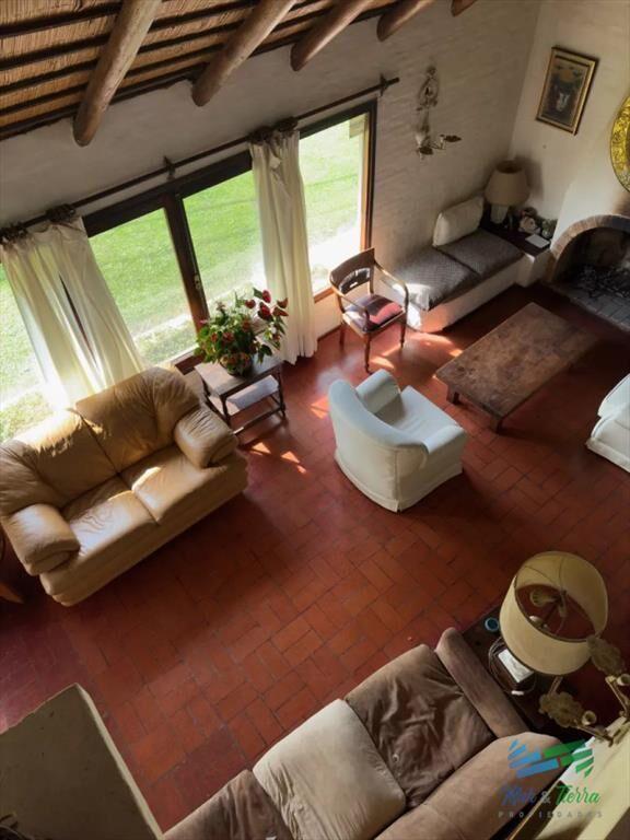 En venta cabaña con gran terreno, piscina y de