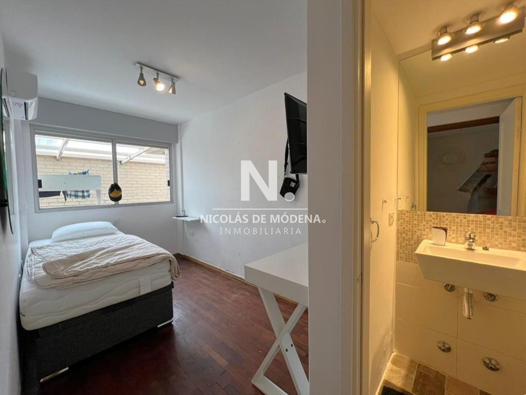 Vende apartamento de 3 dormitorios en Península