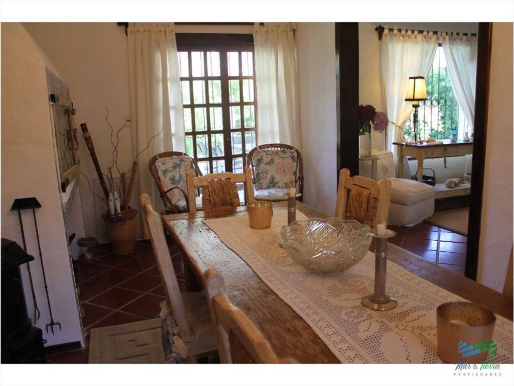 En venta y alquiler...  Casa en excelente zona,