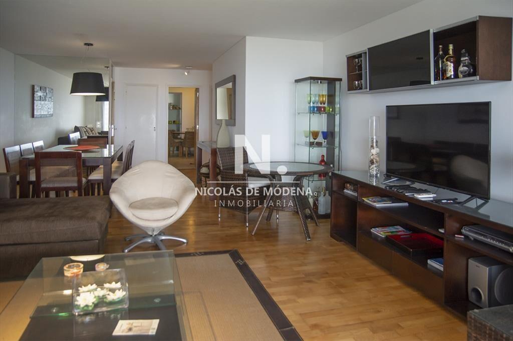 Penthouse en venta muy cómodo e iluminado. 4 +