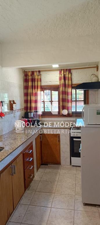 Vende casa en Piriapolis de 4 dormitorios,