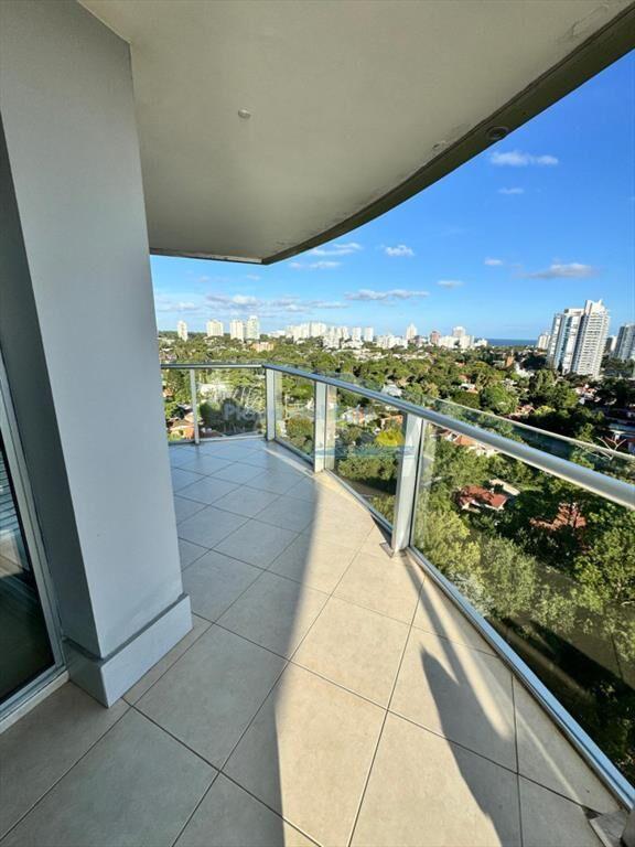 Apartamento en Venta de 3 domritorios en Punta ,