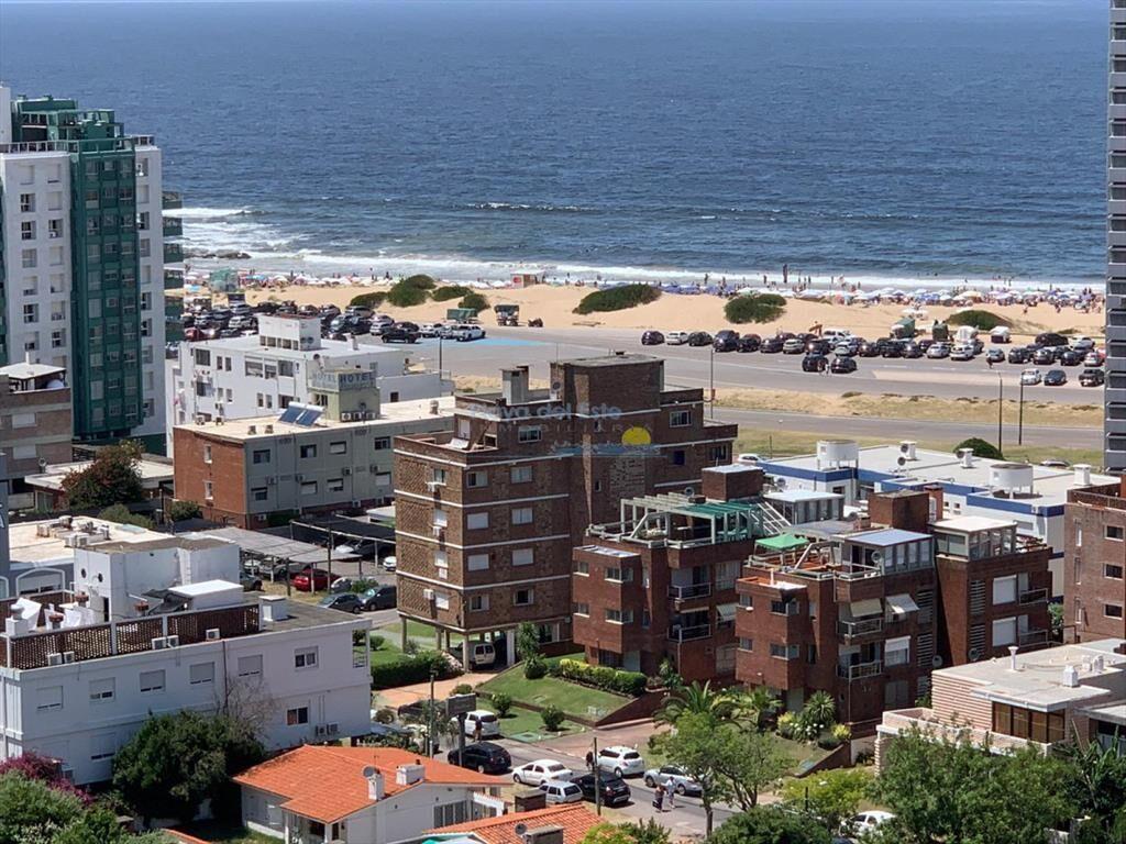 Apartamento de 3 dormitorios en edificio Art ,