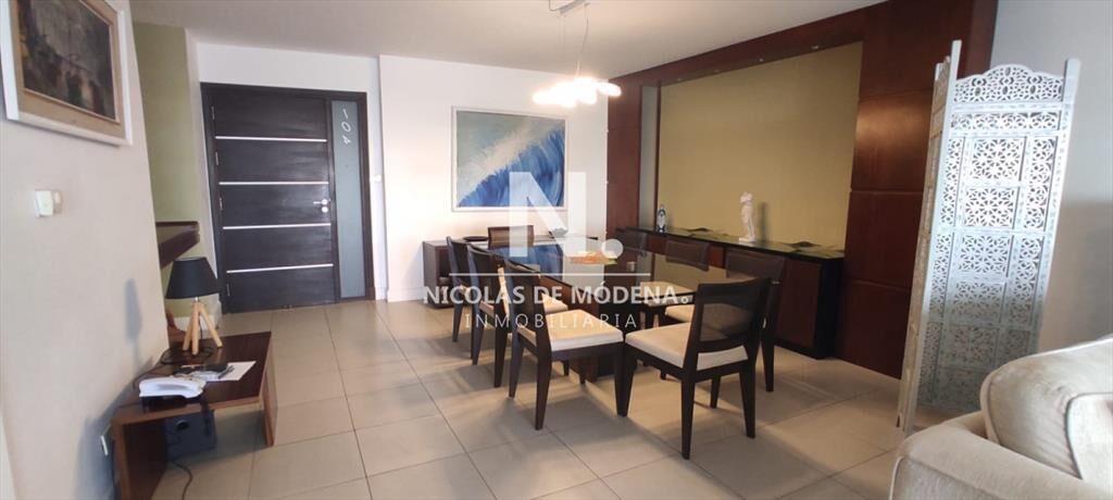 Apartamento en Brava, 3 dormitorios *
