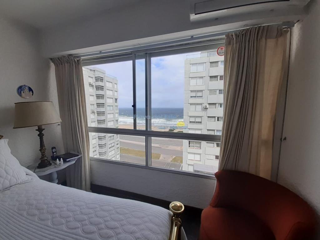 Apartamento en Brava, 3 dormitorios *