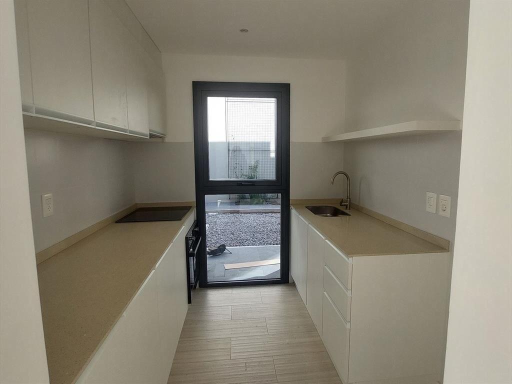 VENTA CASA CARRASCO NORTE 2 DORMITORIOS COCHERA CON RENTA