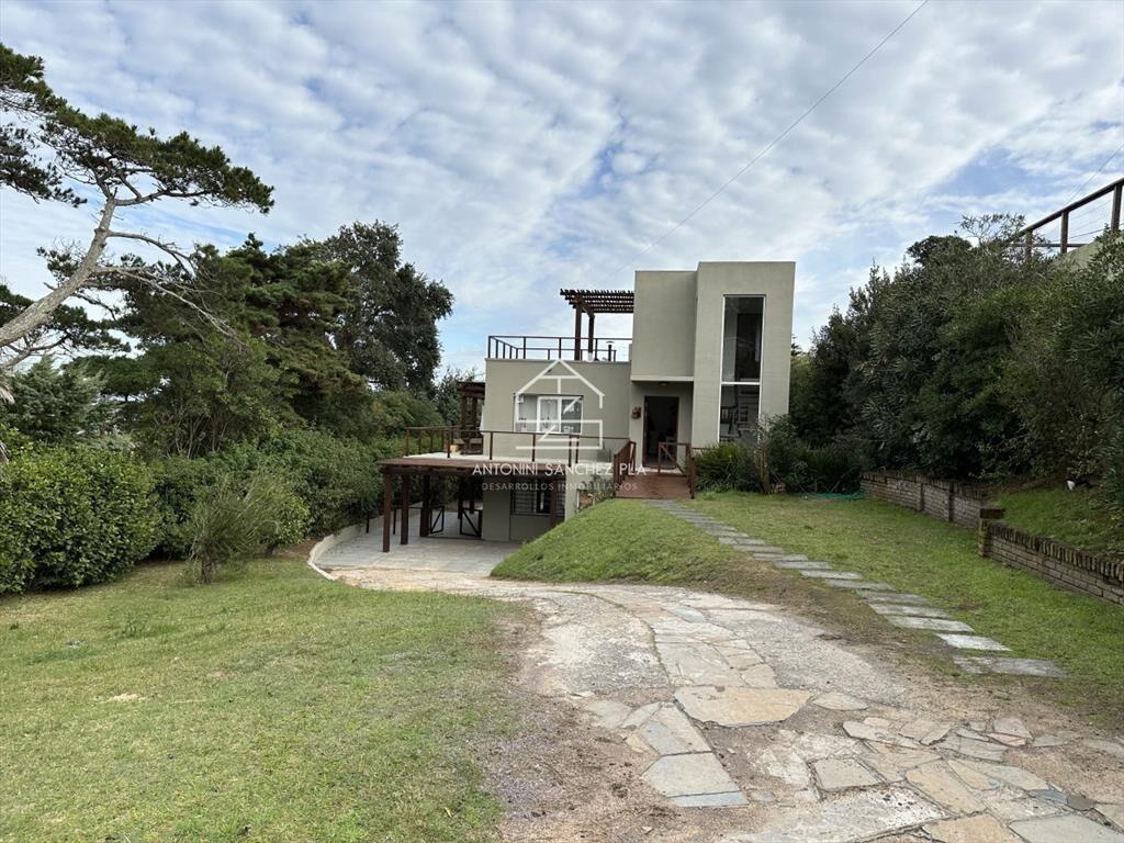 Venta casa con vista al mar. Punta Ballena